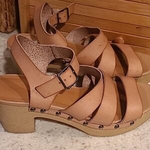 J CREW Tan Leather Crisscross Sandals with Chunky Heel